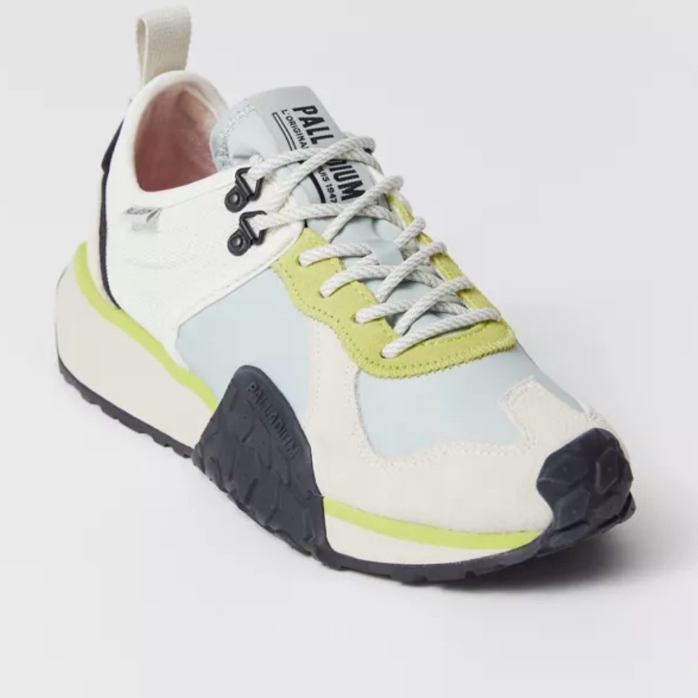 PalladiumTroop Runner Sneakers in Cream White and Black. New in box size 13